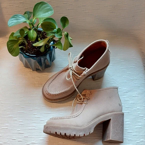 Lucky Brand Cream Lace-Up Ankle Booties Size 6.5 - Picture 2 of 10